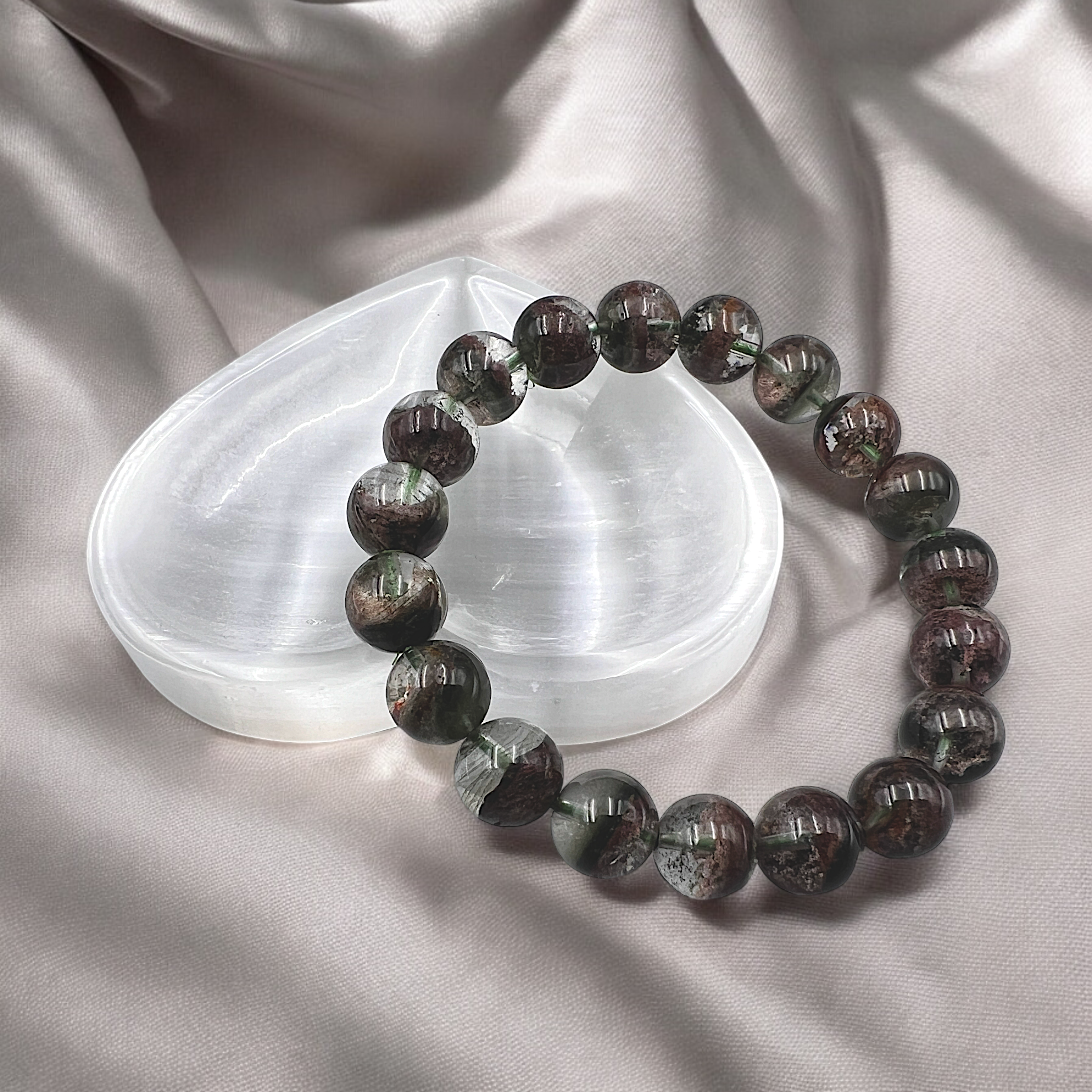 Red Green Phantom Quartz Bead Bracelet - Tranquilite