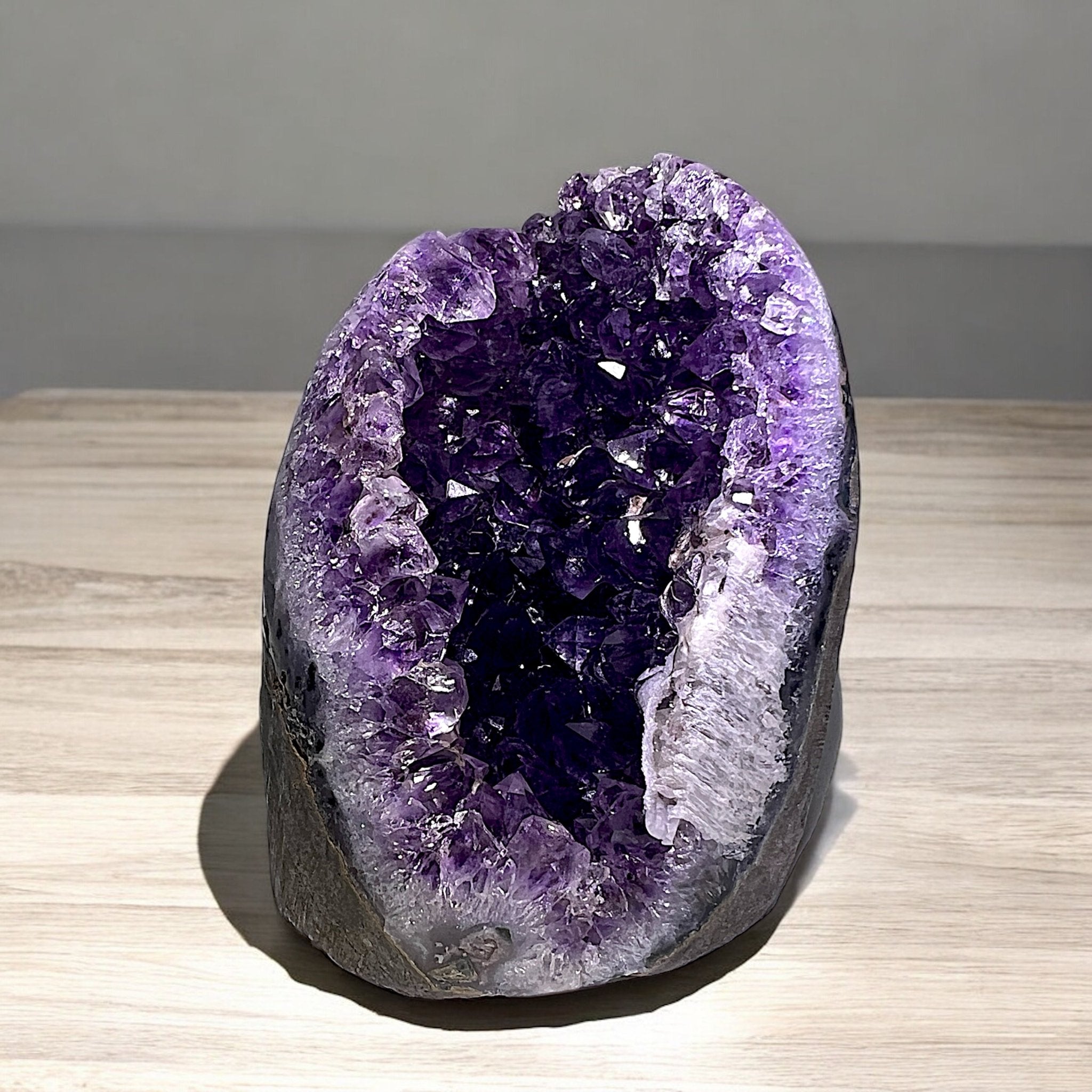 Natural Amethyst Geode Cave - Tranquilite